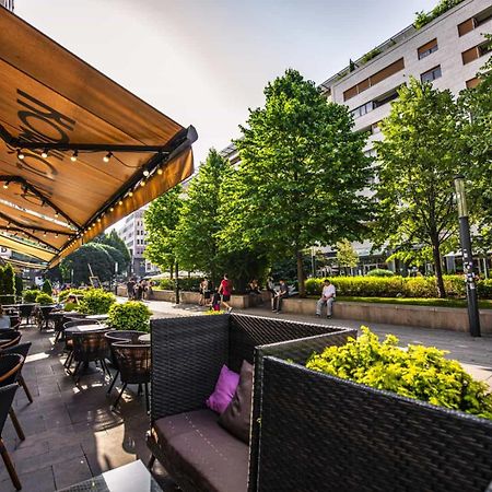 Corvin Promenade Crystal Apartment Будапеща Екстериор снимка