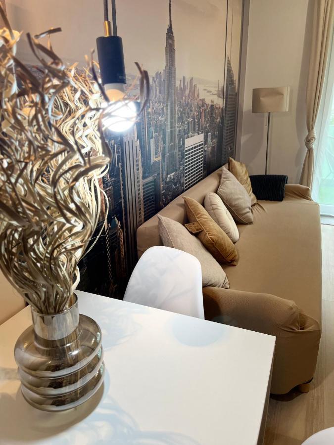 Corvin Promenade Crystal Apartment Будапеща Екстериор снимка