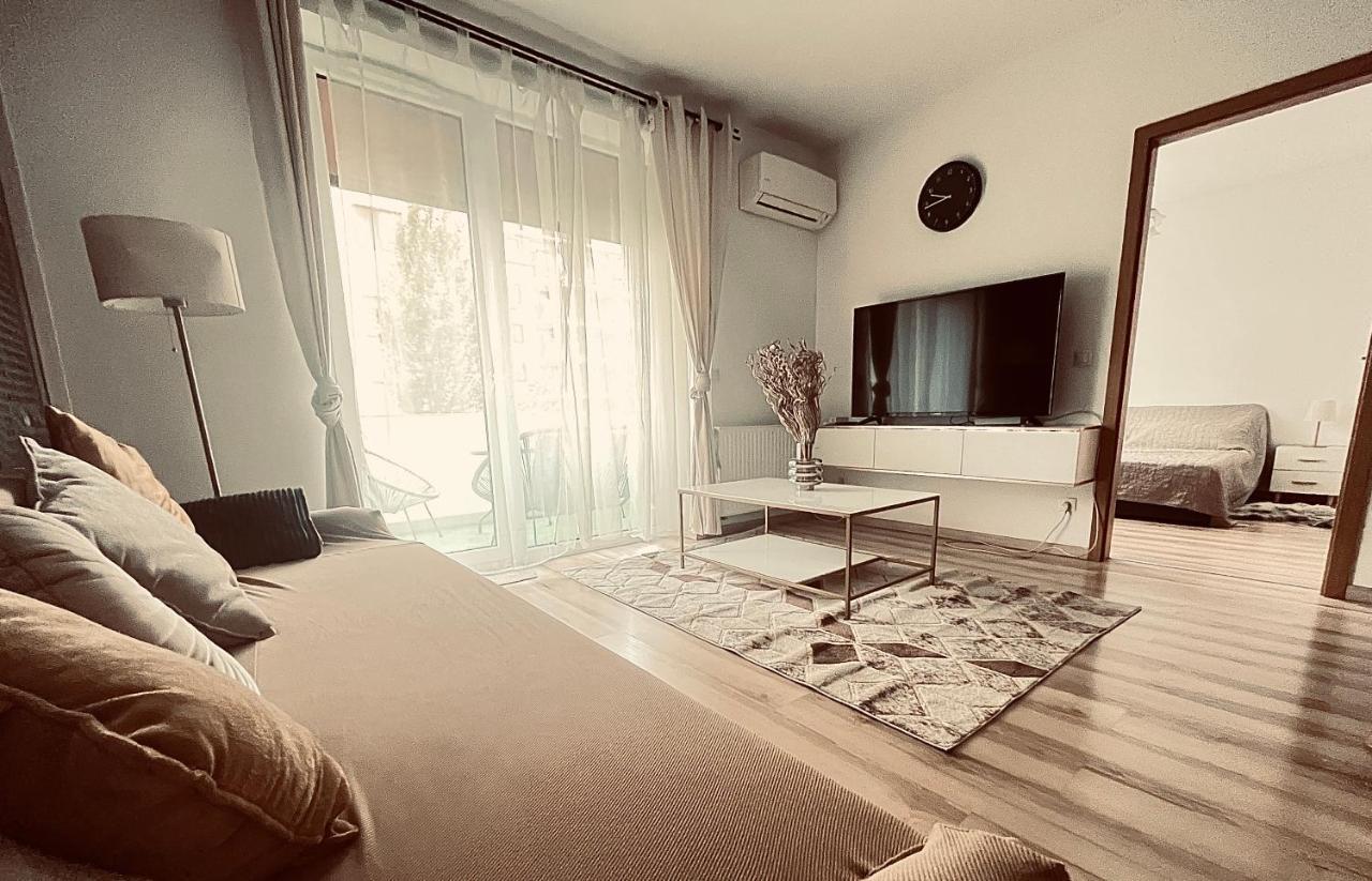Corvin Promenade Crystal Apartment Будапеща Екстериор снимка
