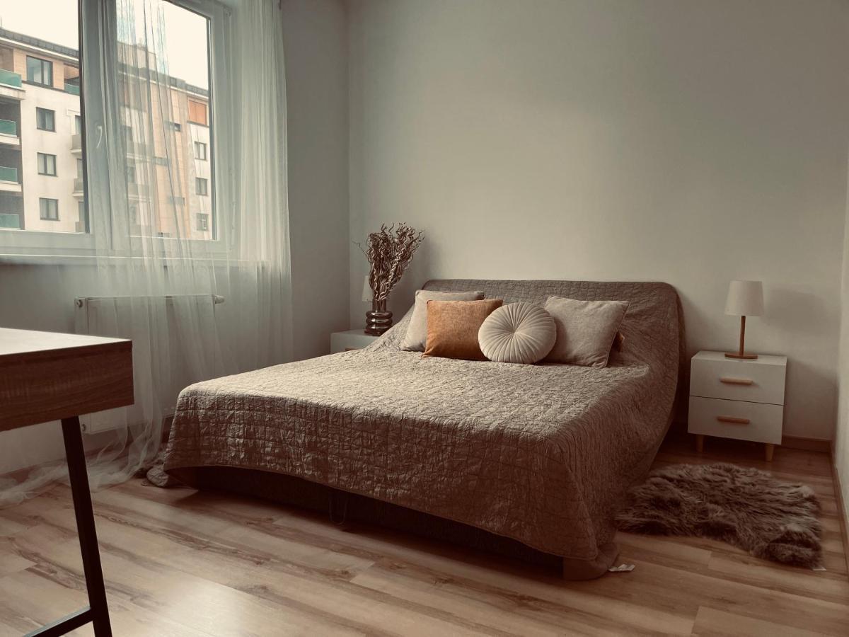 Corvin Promenade Crystal Apartment Будапеща Екстериор снимка